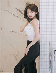 《日日操美女-优衣库视频完整版下载》