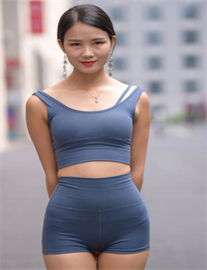 《汤芳人体艺木-男生女生一起嗟嗟嗟喊痛生孩子》