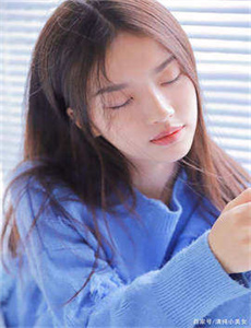 《翁公吮她的花蒂及奶水风紫阳-女人自慰毛葺茸》